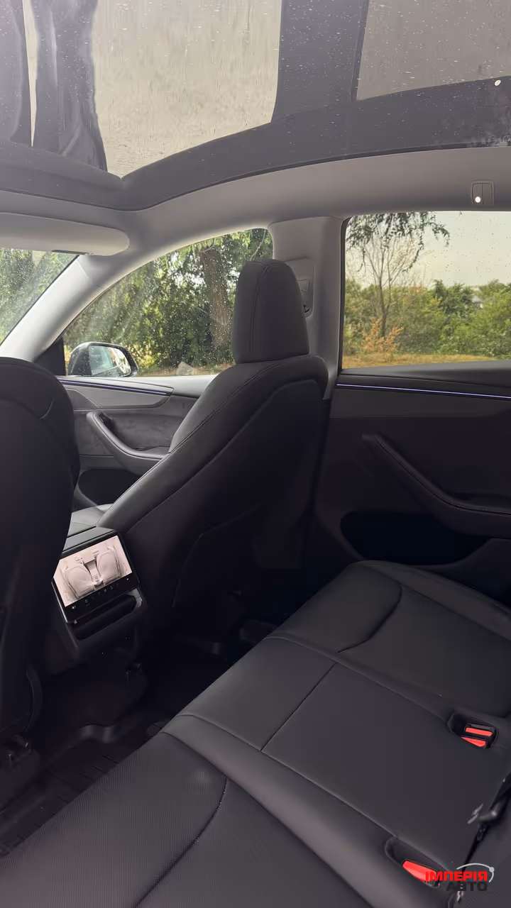 Tesla Model Y - фото 10