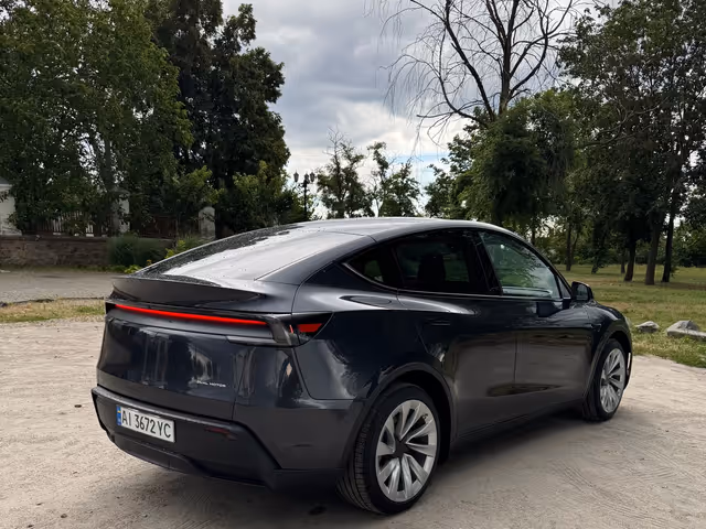 Tesla Model Y - зображення 5