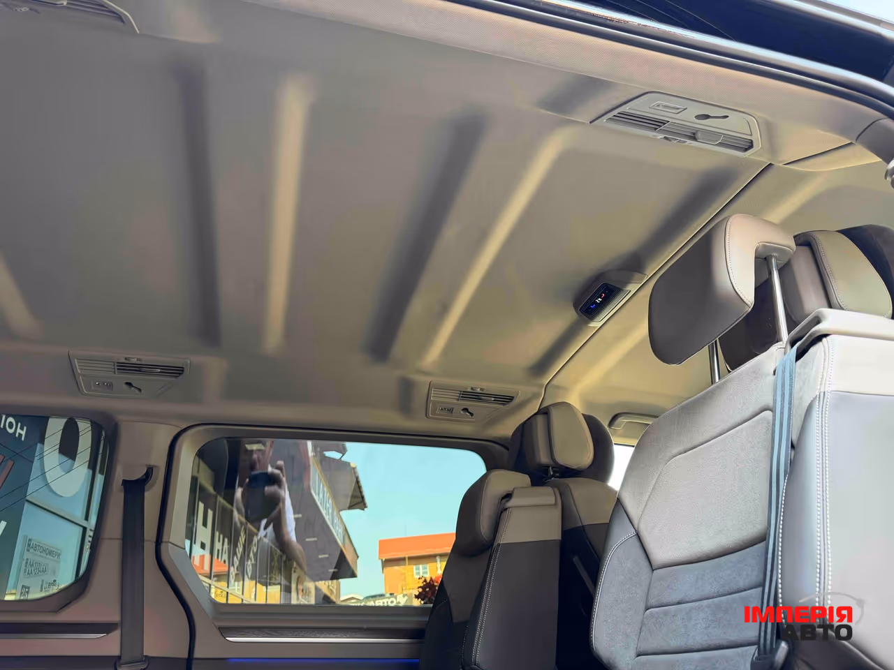 Volkswagen Multivan - фото 52