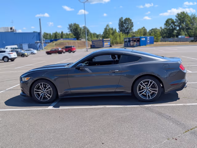 Ford Mustang - зображення 4
