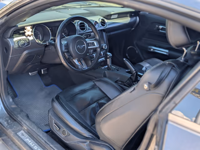 Ford Mustang - зображення 5