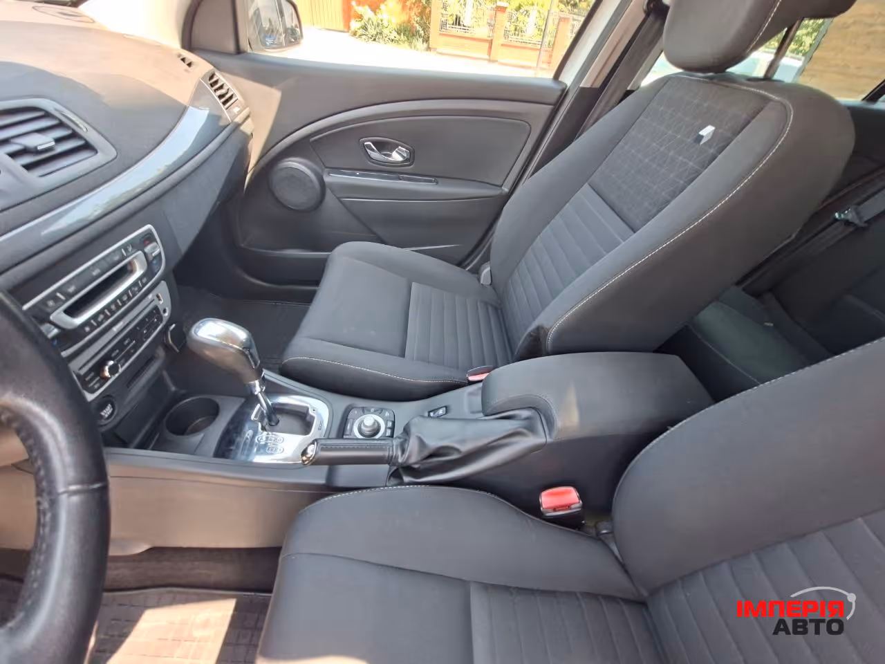 Renault Megane - фото 19