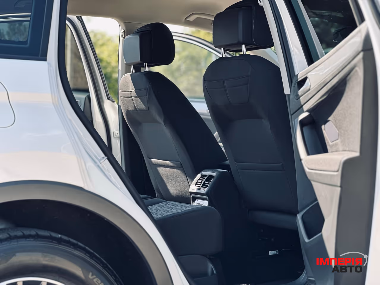 Volkswagen Tiguan - фото 12