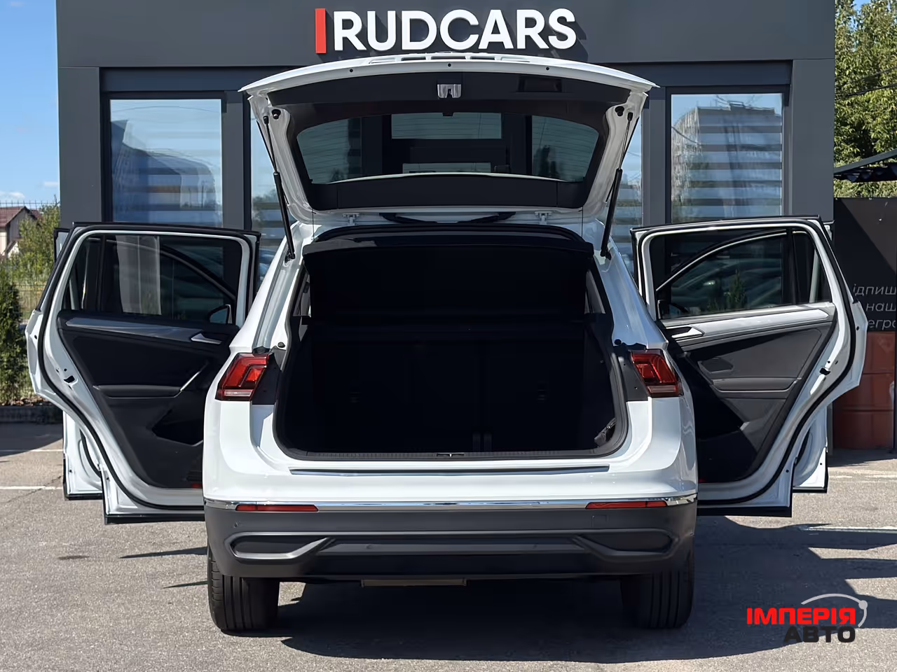 Volkswagen Tiguan - фото 7