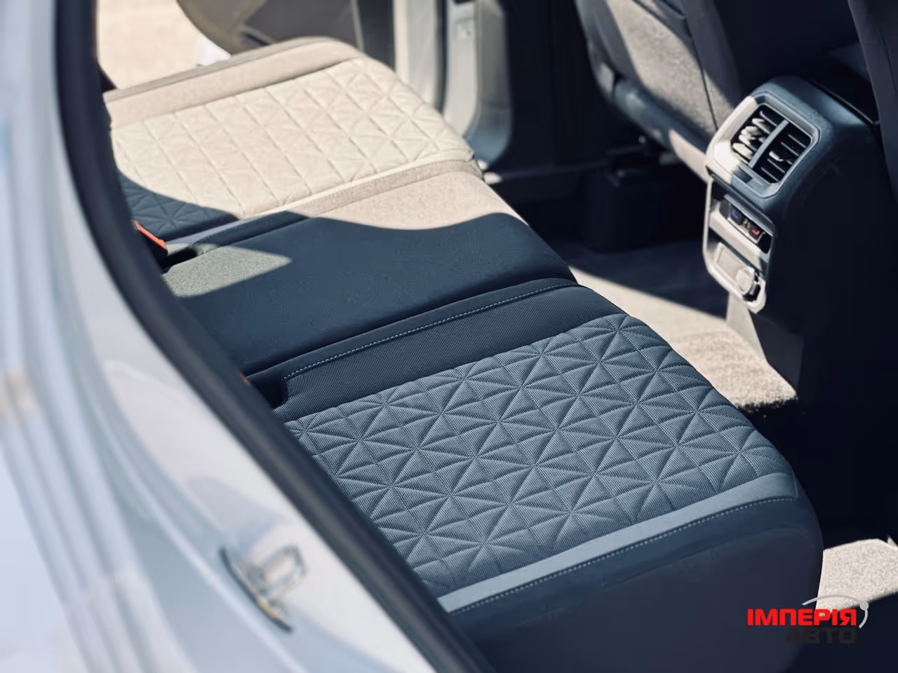 Volkswagen Tiguan - фото 10