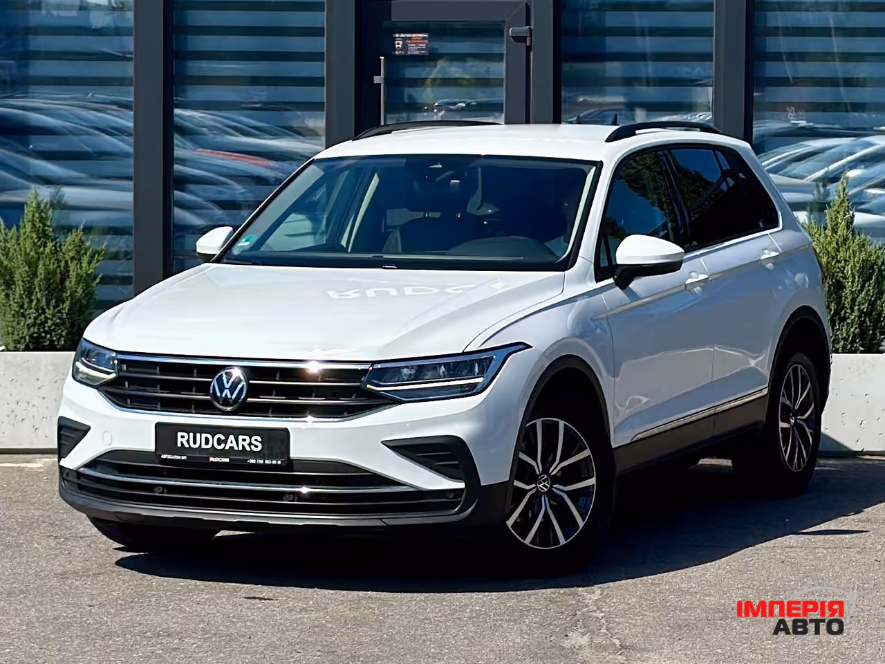Volkswagen Tiguan - фото 1