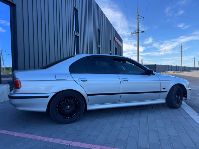 BMW 5 серії - зображення 5