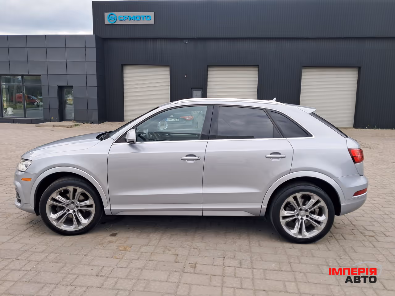 Audi Q3 - фото 7