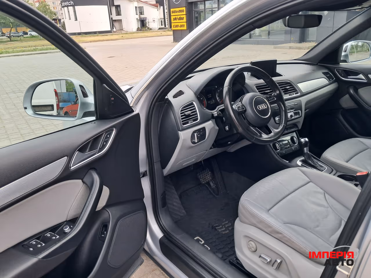 Audi Q3 - фото 12