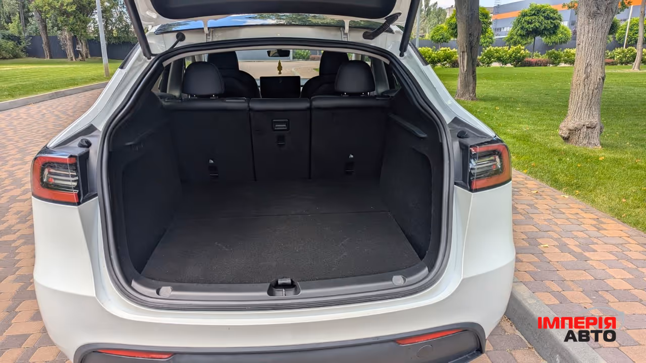 Tesla Model Y - фото 15