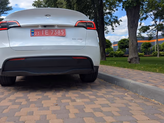 Tesla Model Y - зображення 4