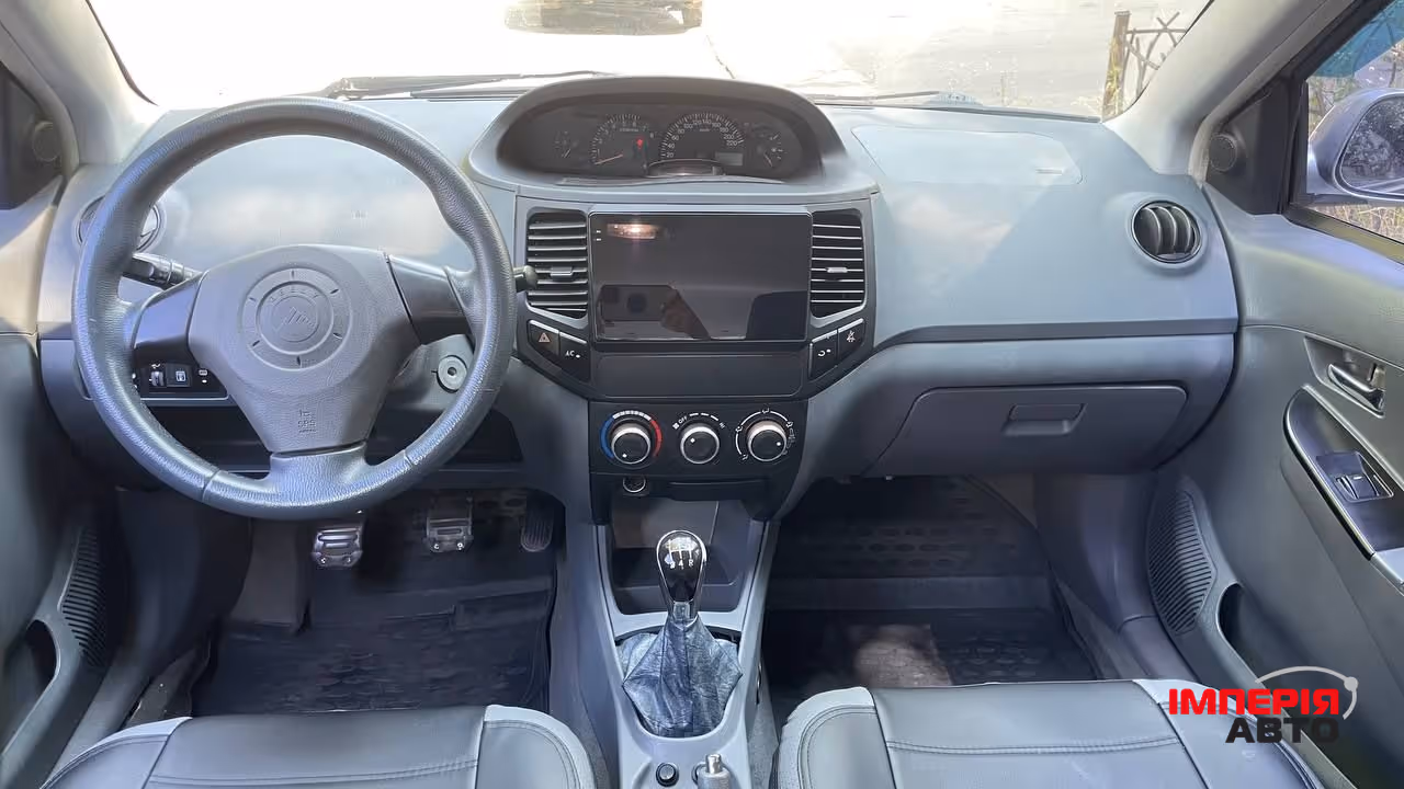 Geely MK - фото 4
