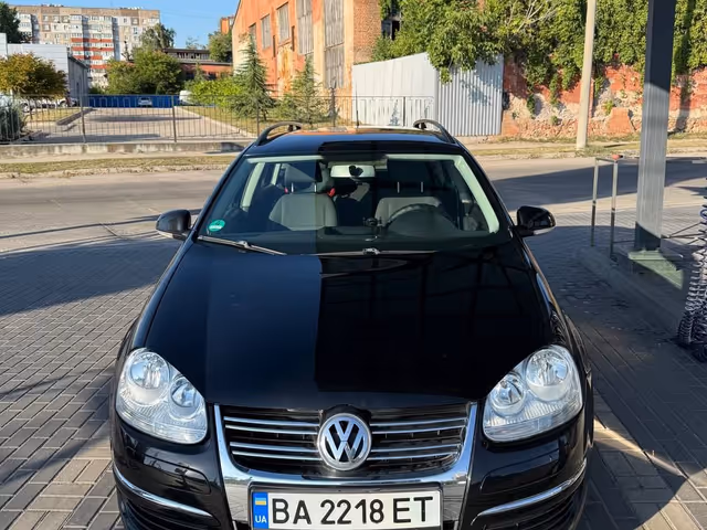 Volkswagen Golf - зображення 1
