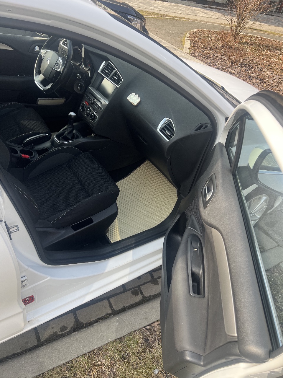 Citroen C4 - фото 11