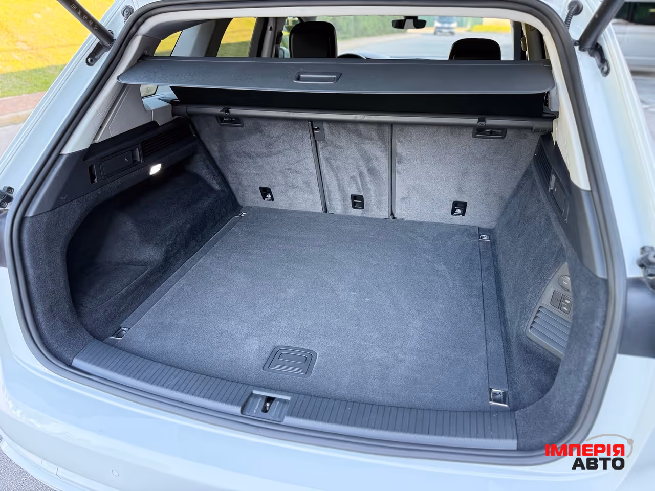 Volkswagen Touareg - фото 16