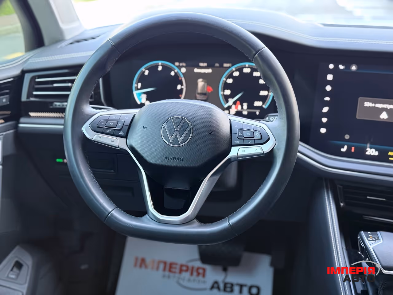 Volkswagen Touareg - фото 11