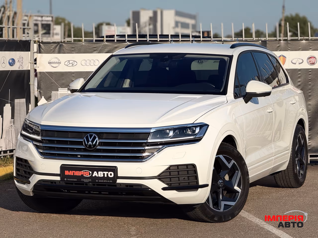 Volkswagen Touareg - фото 3
