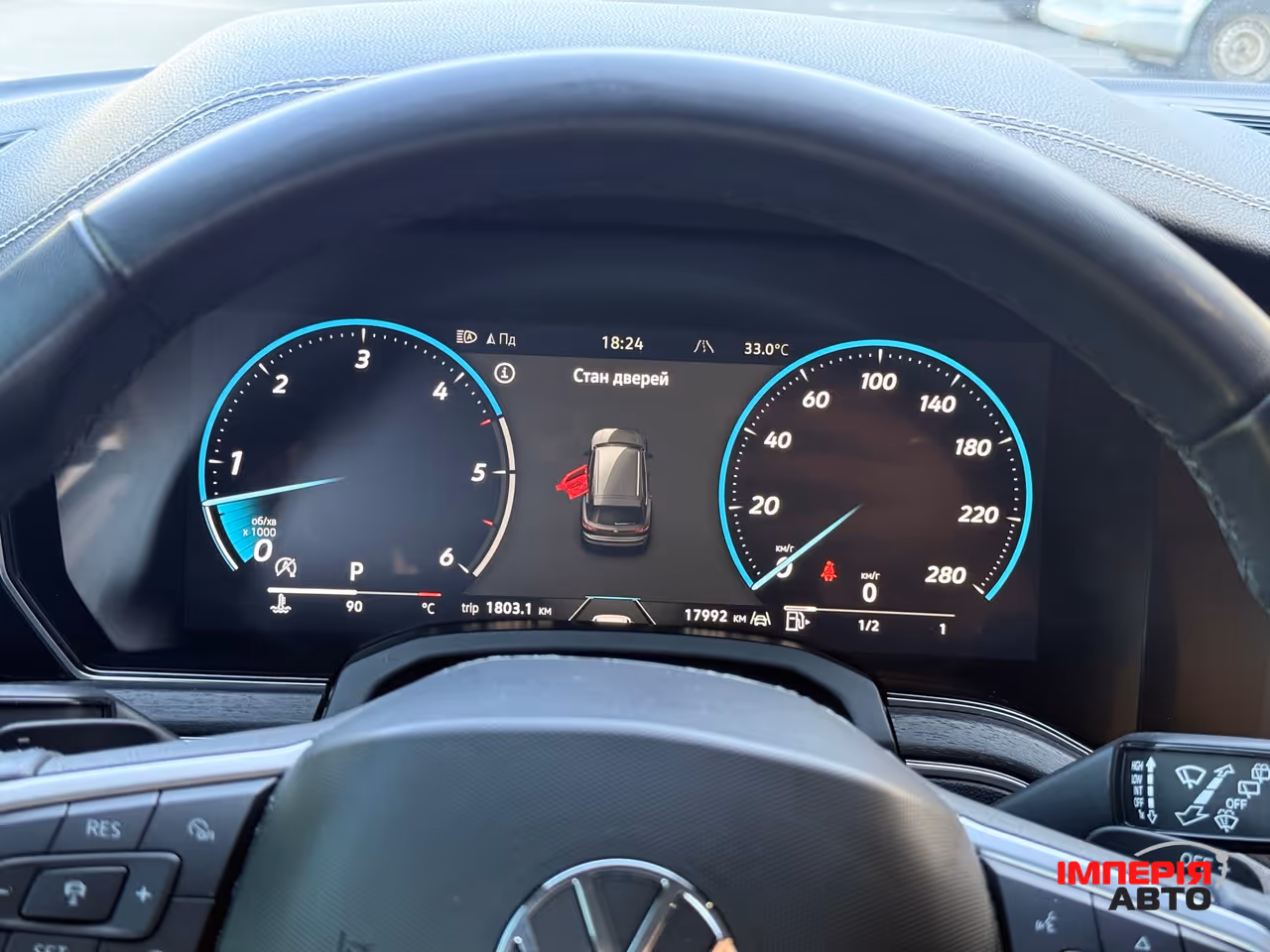 Volkswagen Touareg - фото 9