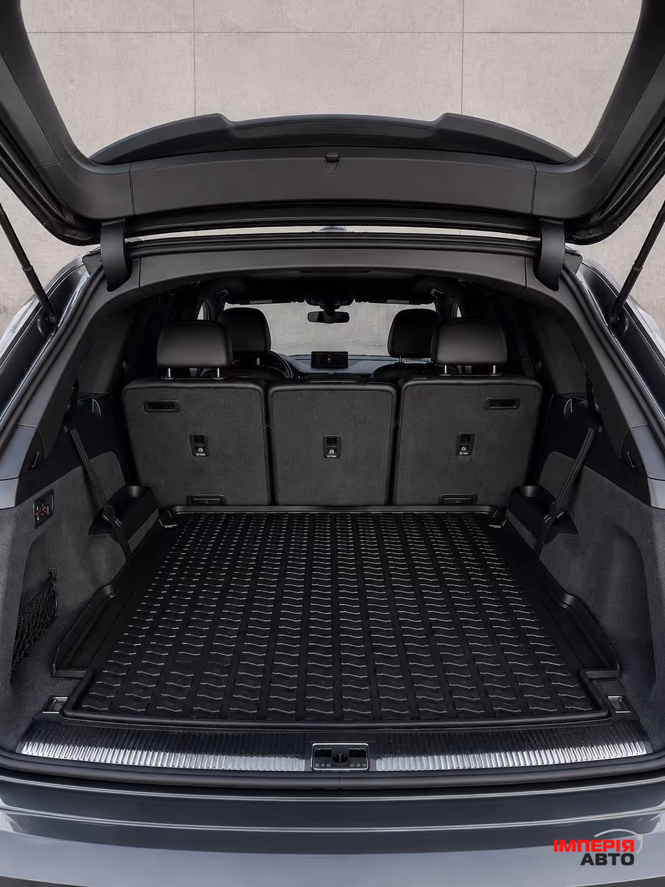 Audi Q7 - фото 10