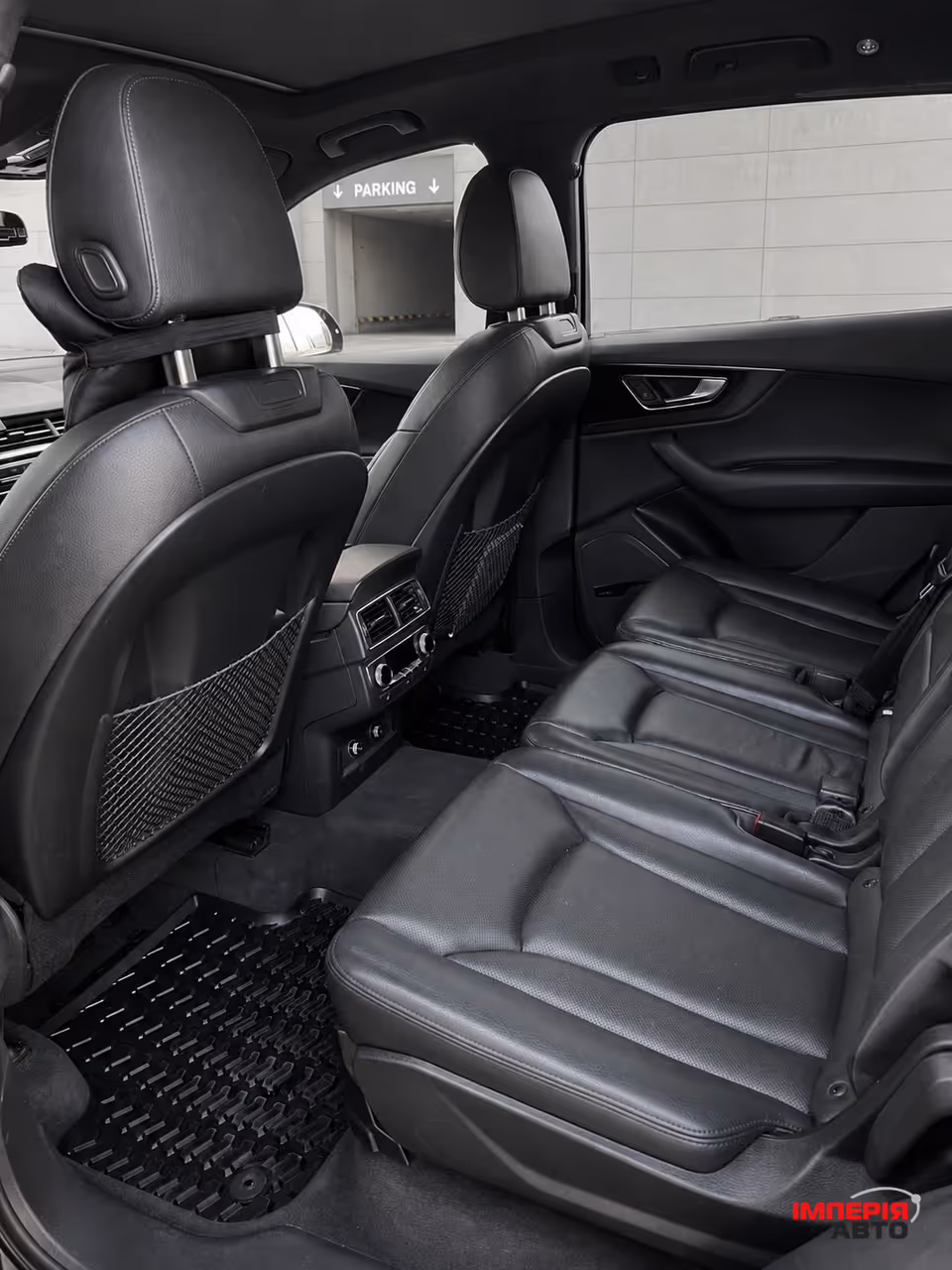 Audi Q7 - фото 8