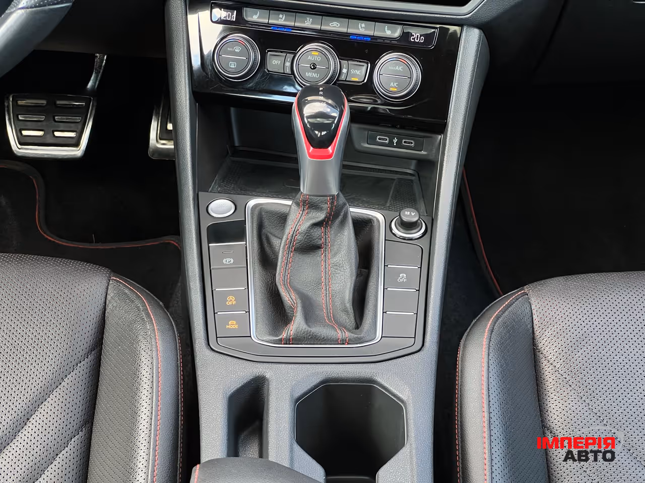 Volkswagen Jetta - фото 17