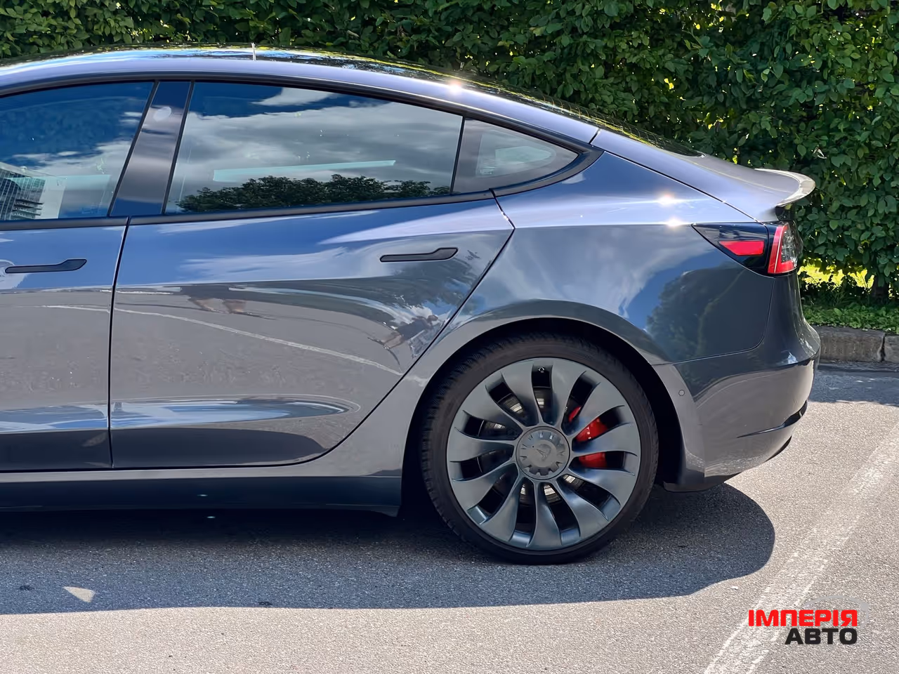 Tesla Model 3 - фото 4