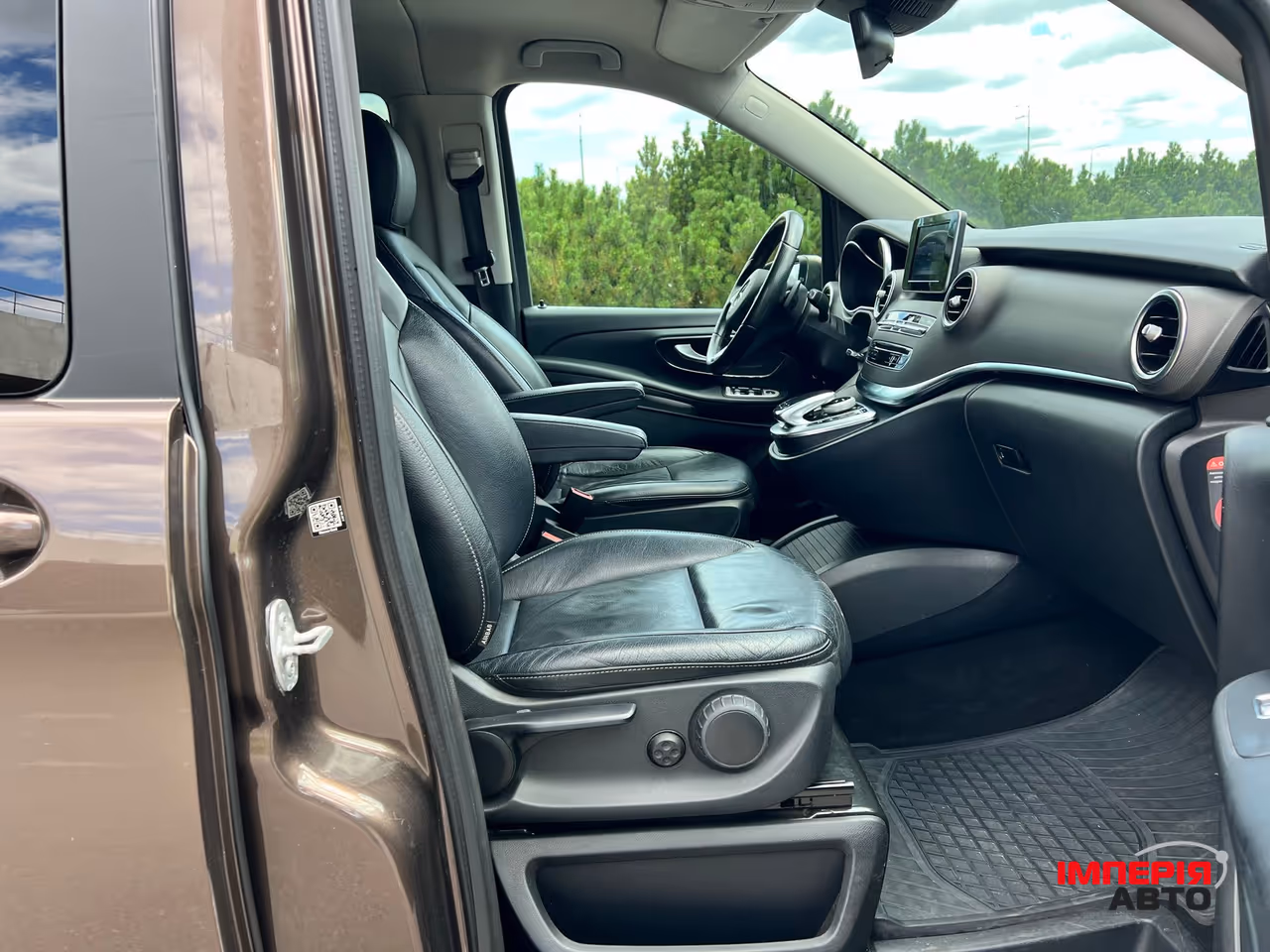 Mercedes-Benz V-Класс - фото 27
