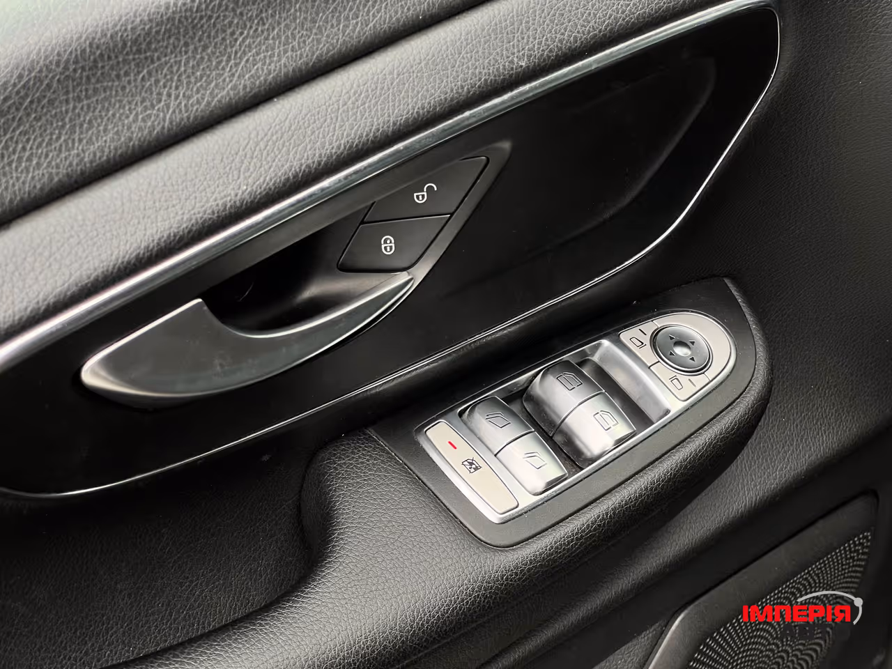 Mercedes-Benz V-Класс - фото 7