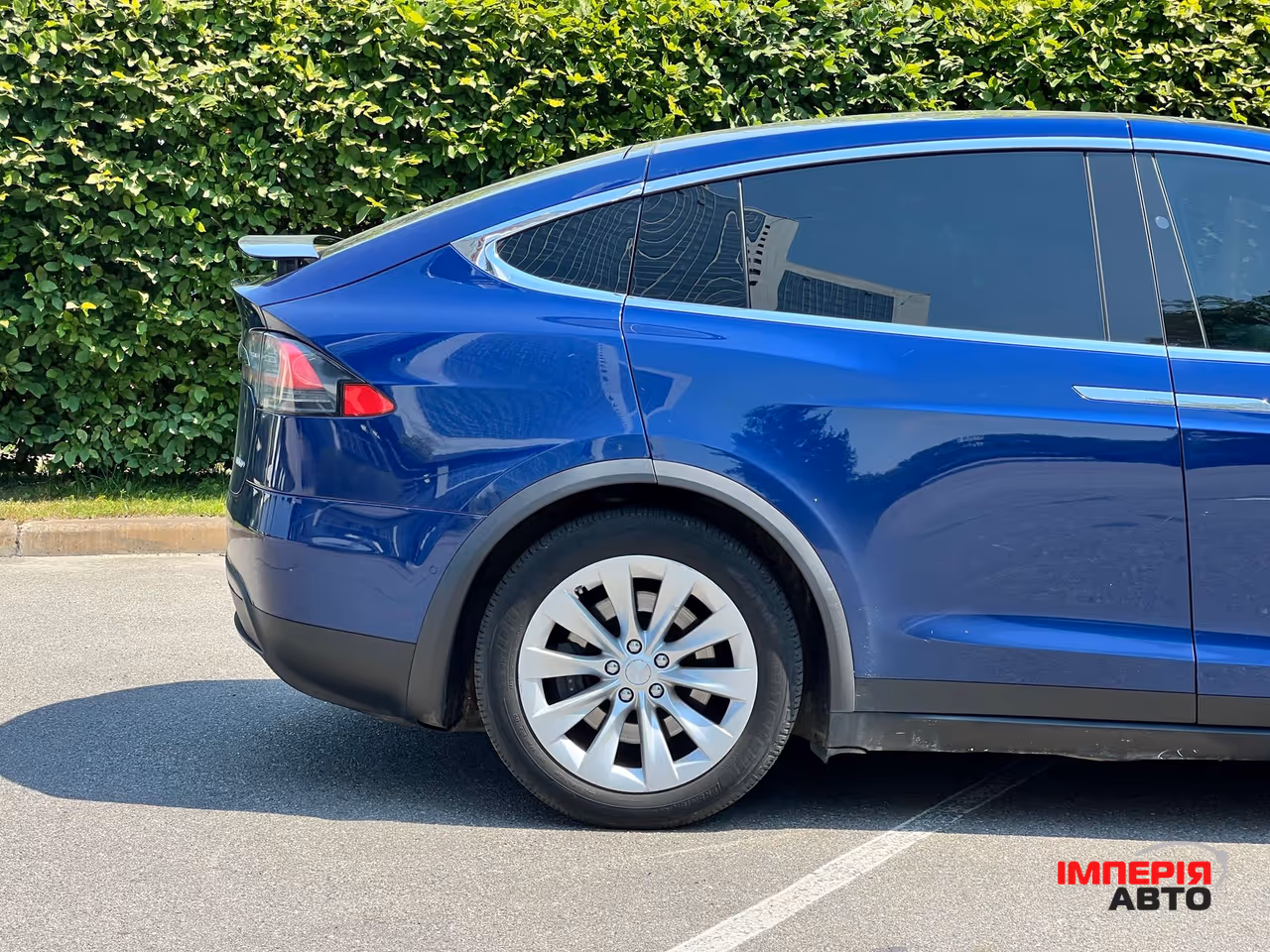 Tesla Model X - фото 7