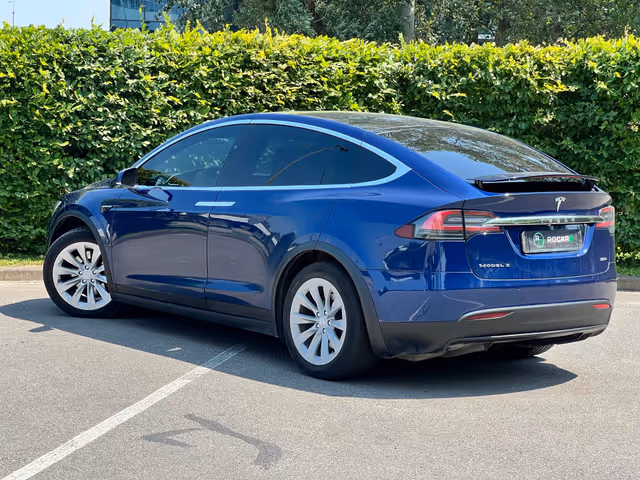 Tesla Model X - зображення 5