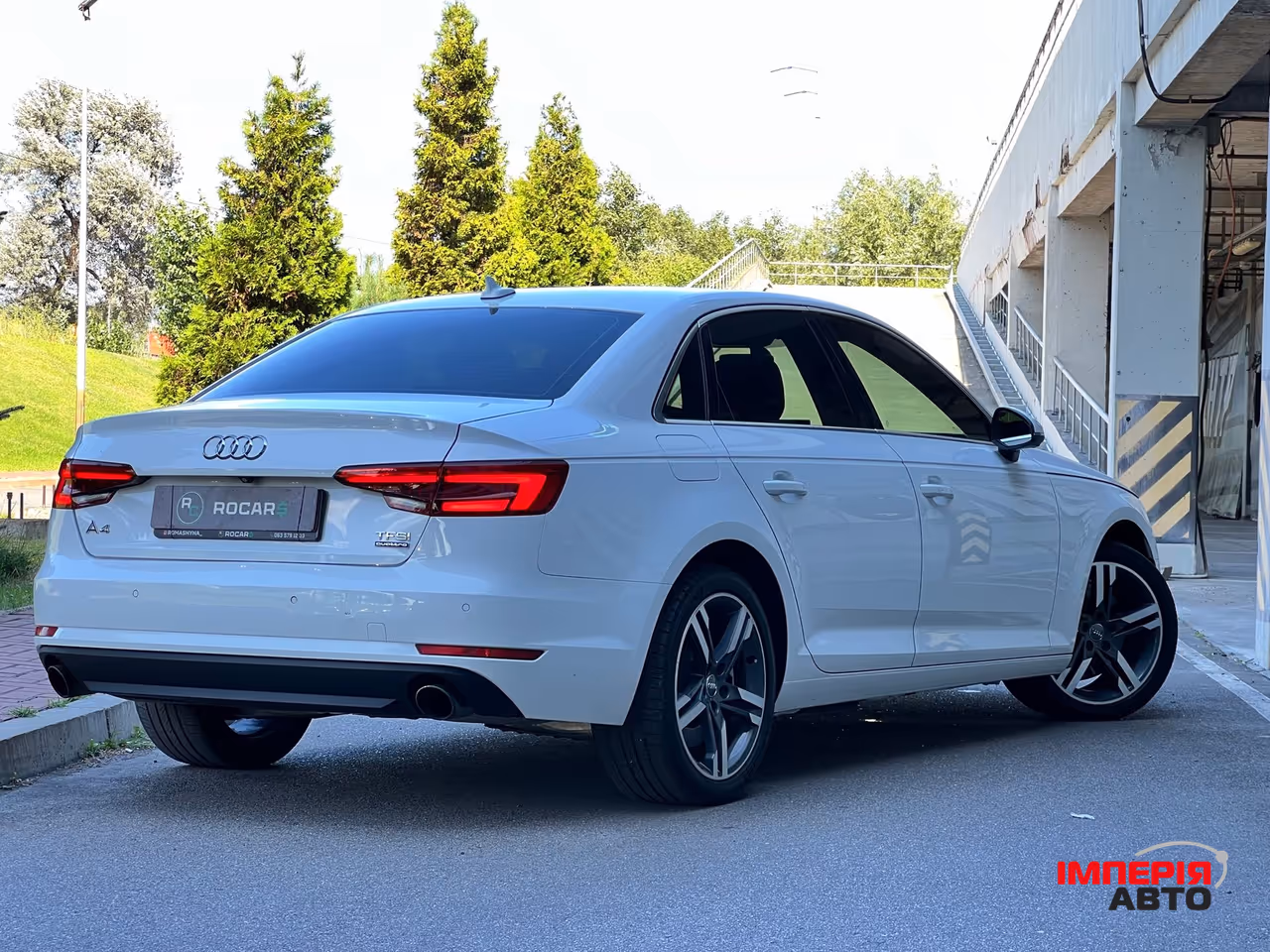 Audi A4 - фото 9