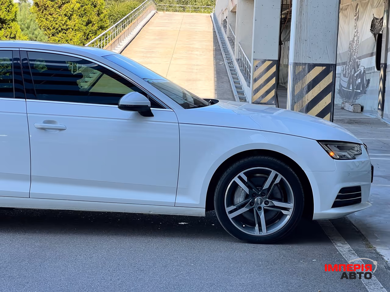 Audi A4 - фото 10