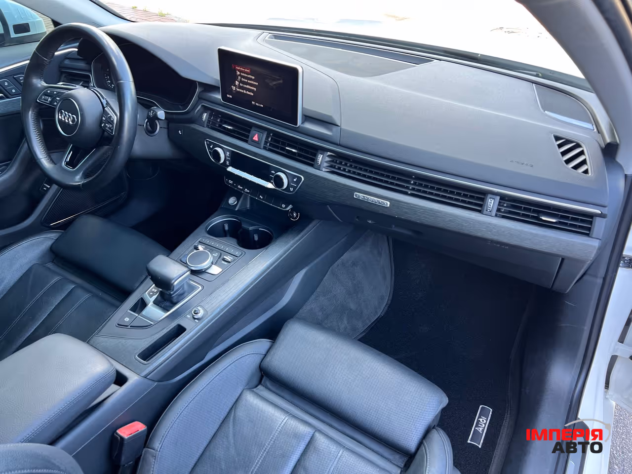 Audi A4 - фото 30
