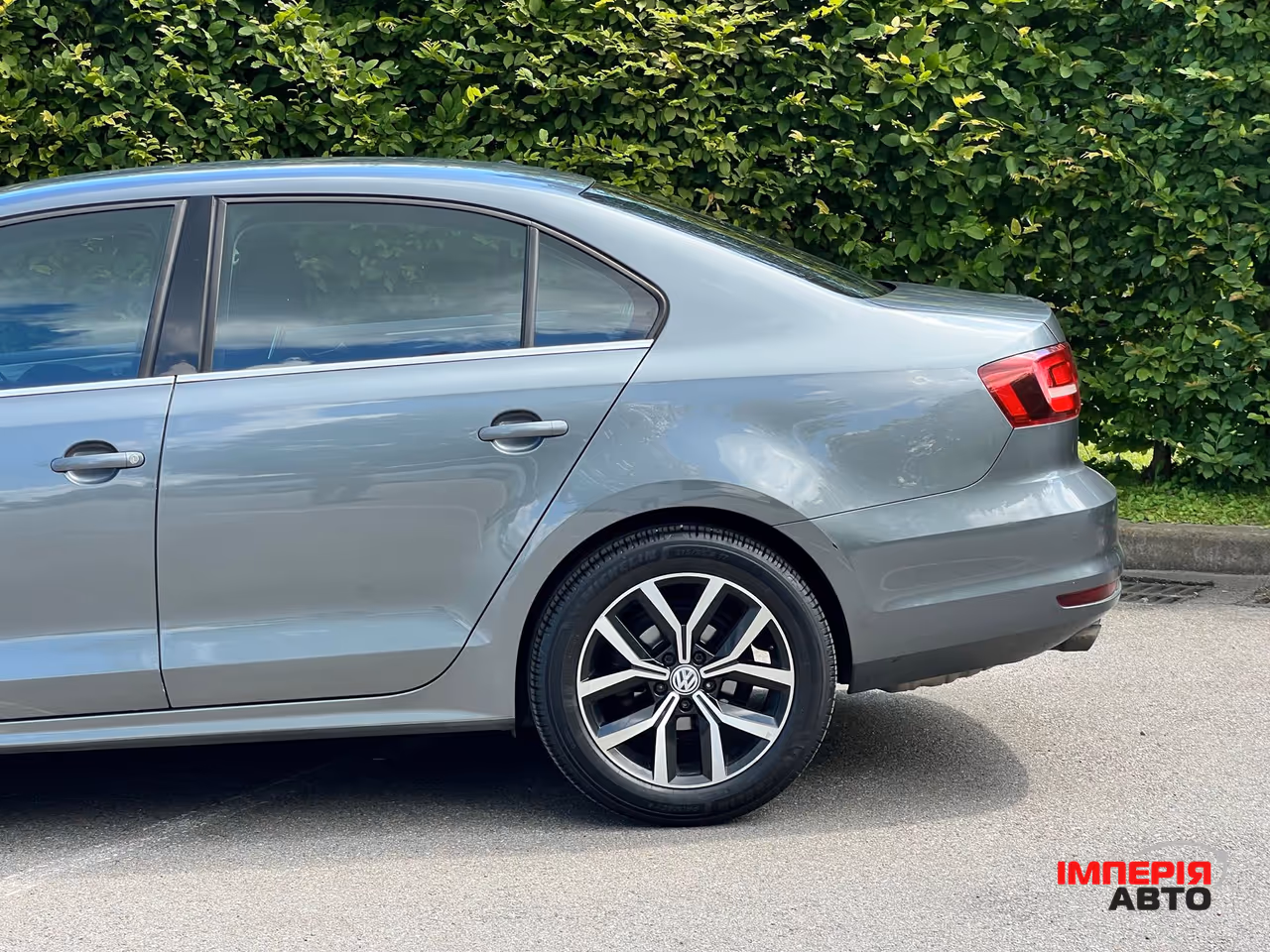 Volkswagen Jetta - фото 4