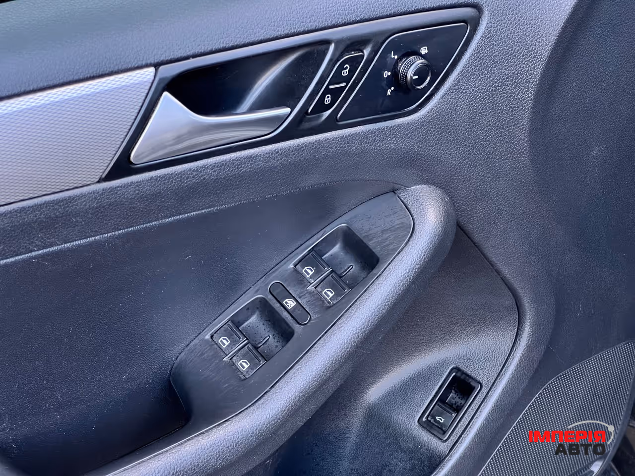 Volkswagen Jetta - фото 11