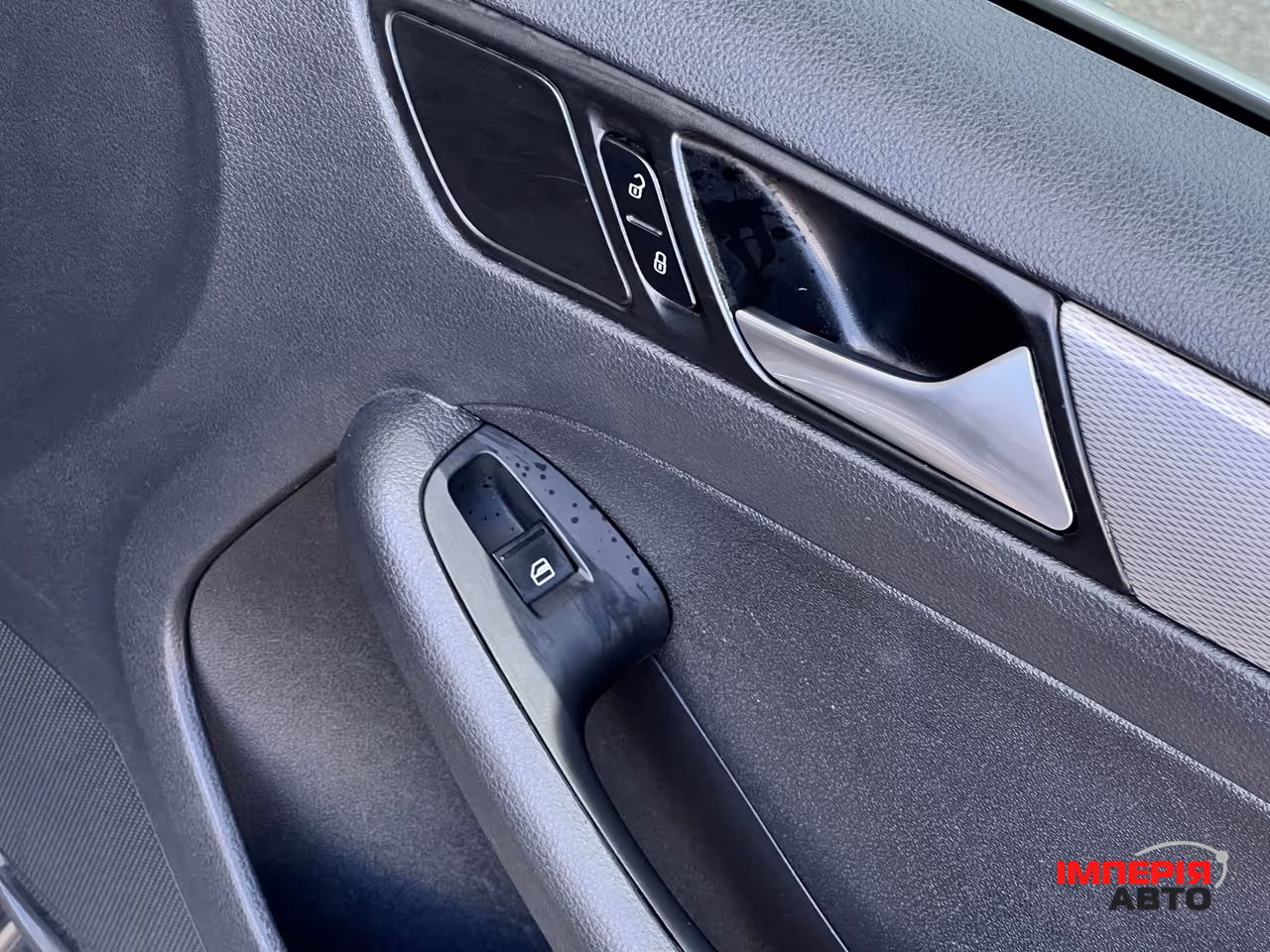 Volkswagen Jetta - фото 24