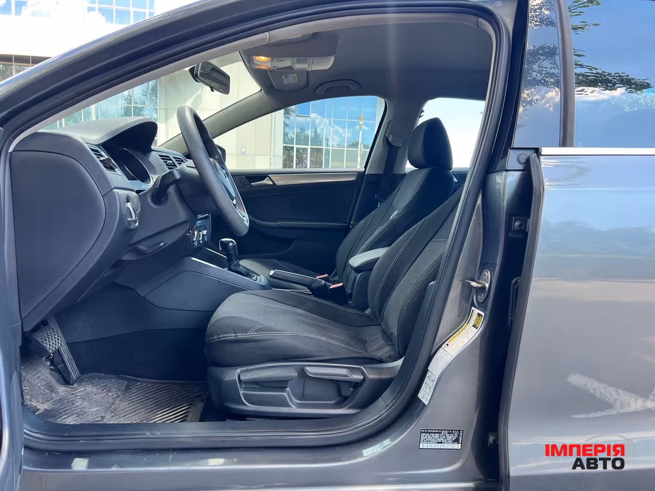 Volkswagen Jetta - фото 12