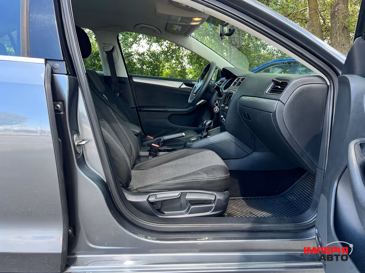 Volkswagen Jetta - фото 21