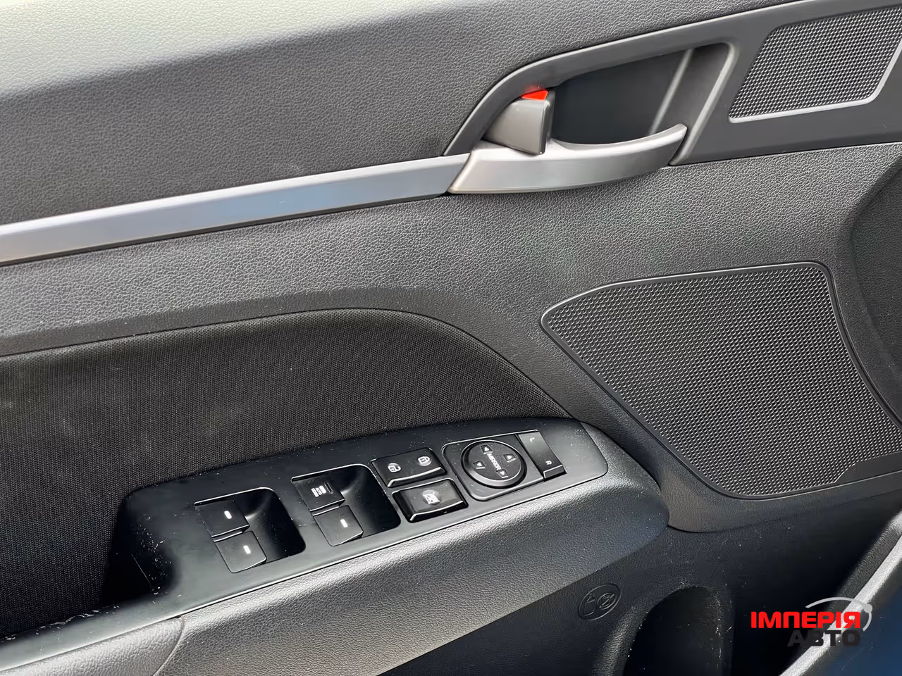 Hyundai Elantra - фото 9