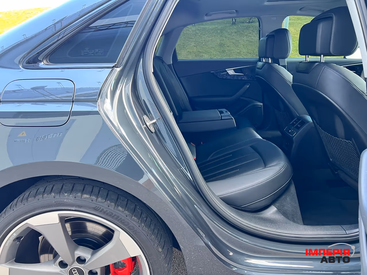 Audi A4 - фото 25