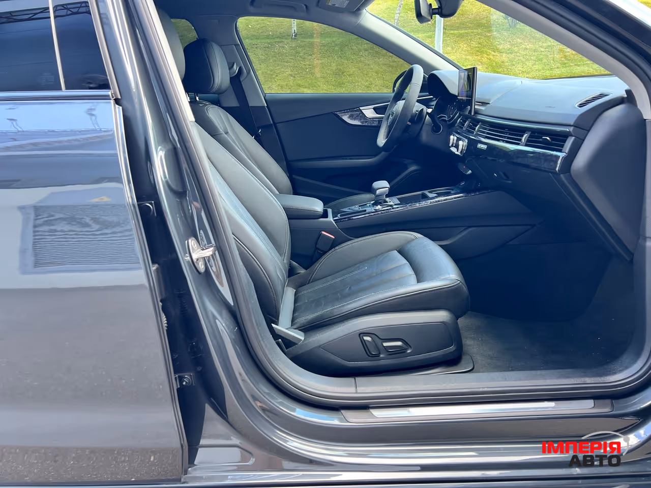 Audi A4 - фото 26