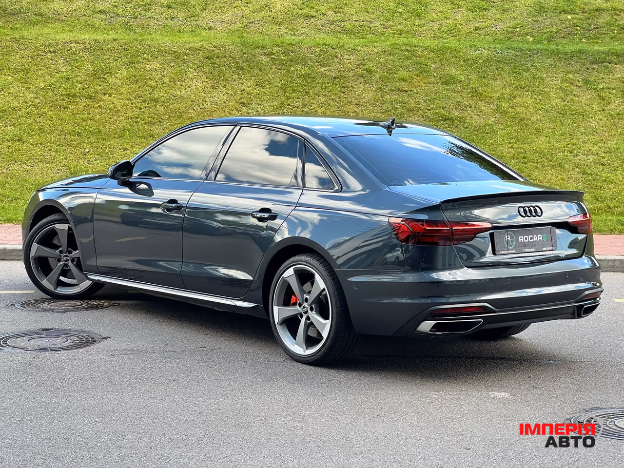 Audi A4 - фото 8