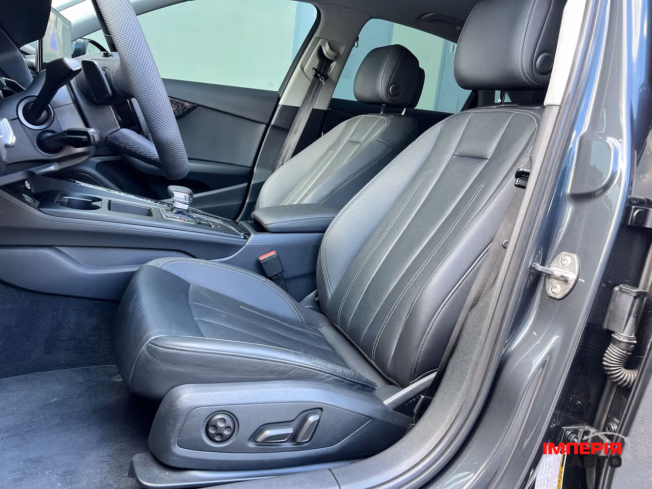 Audi A4 - фото 14