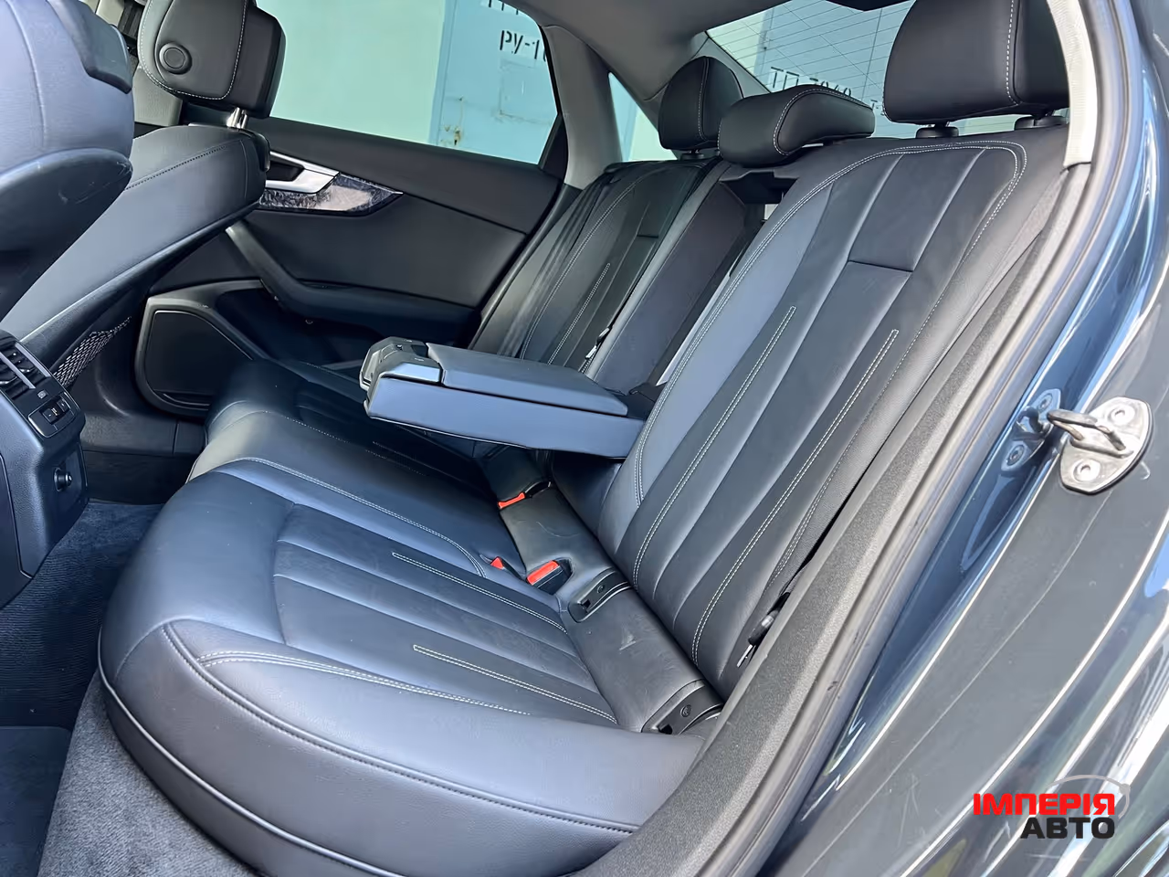 Audi A4 - фото 22