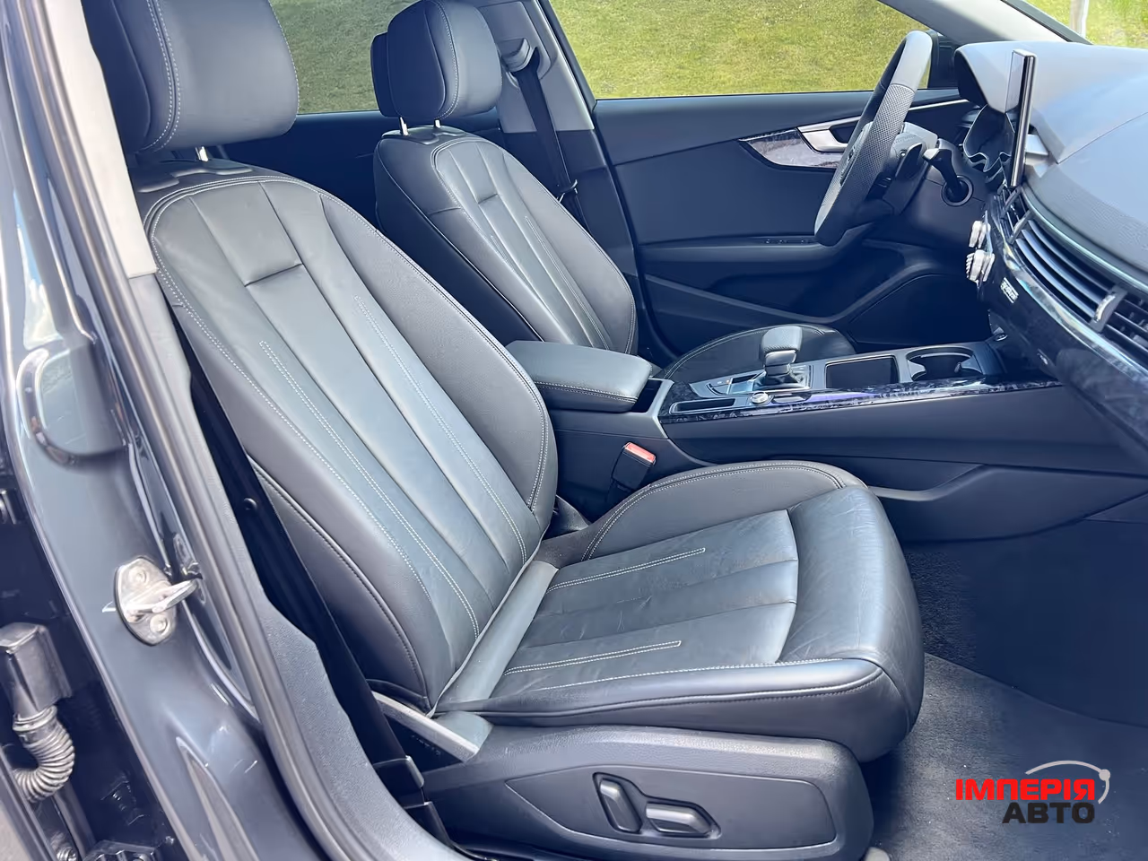 Audi A4 - фото 30