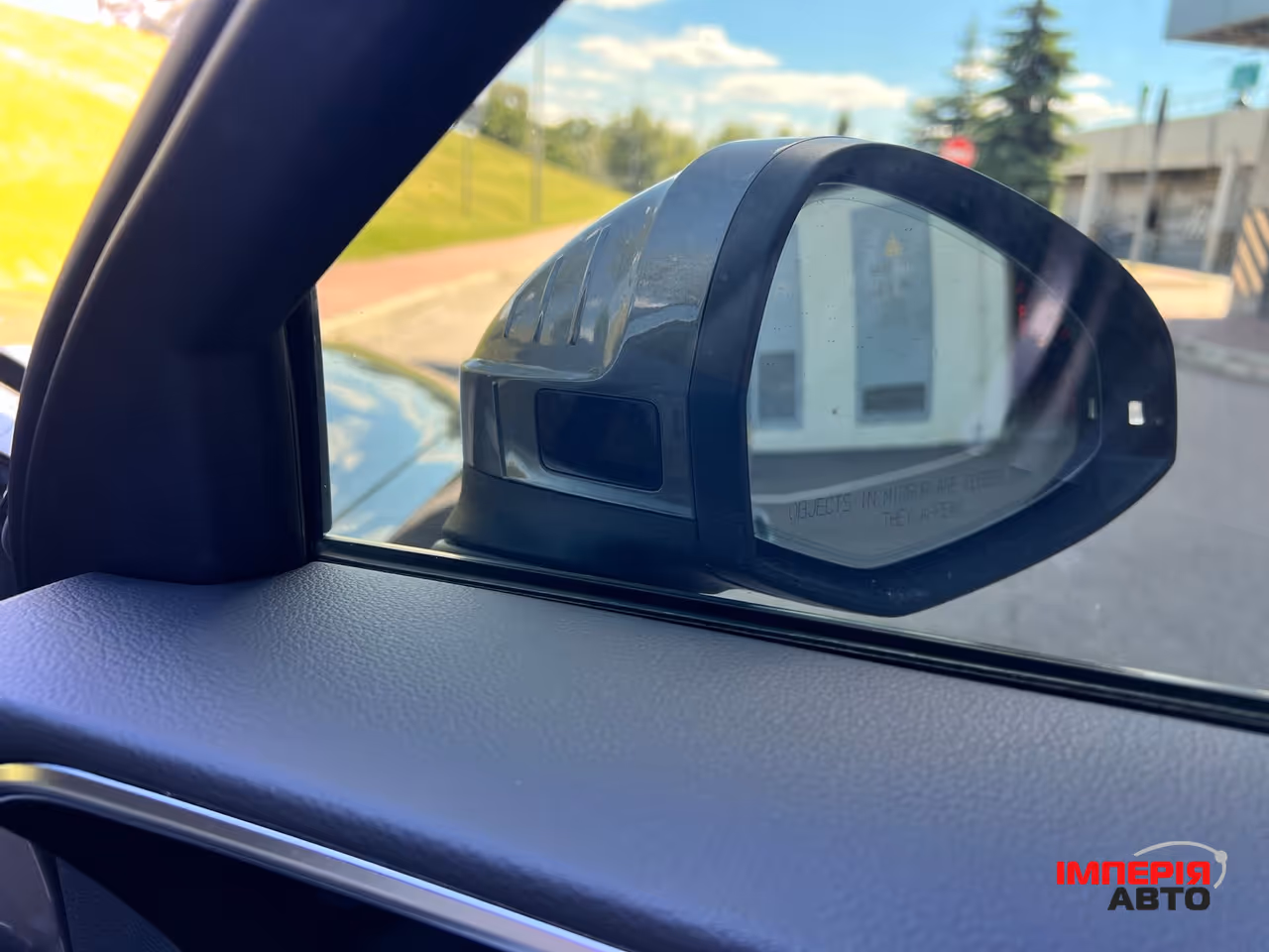 Audi A4 - фото 24