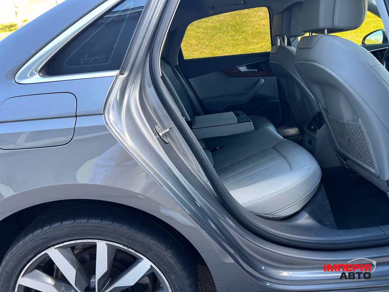 Audi A4 - фото 30