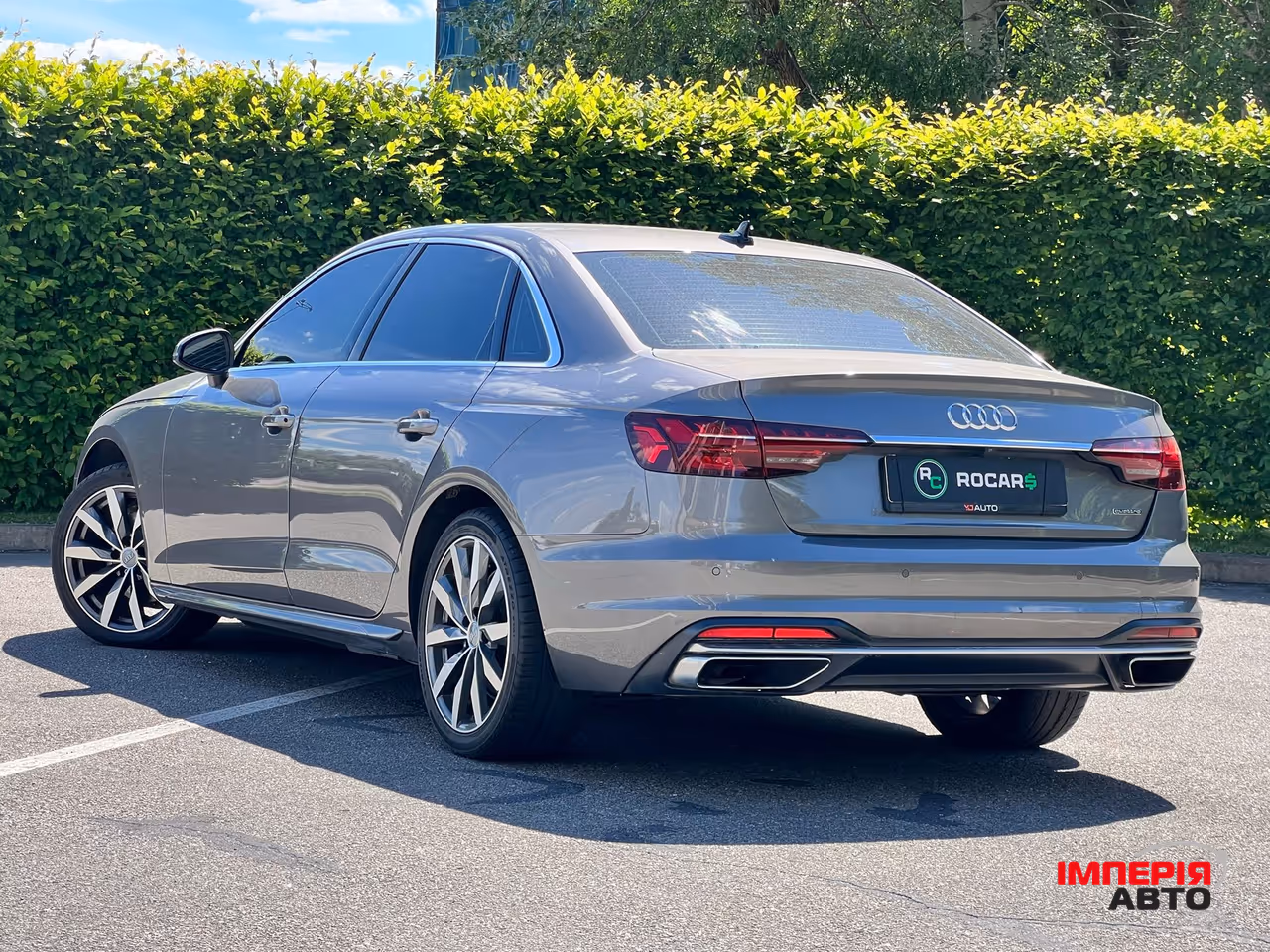 Audi A4 - фото 5