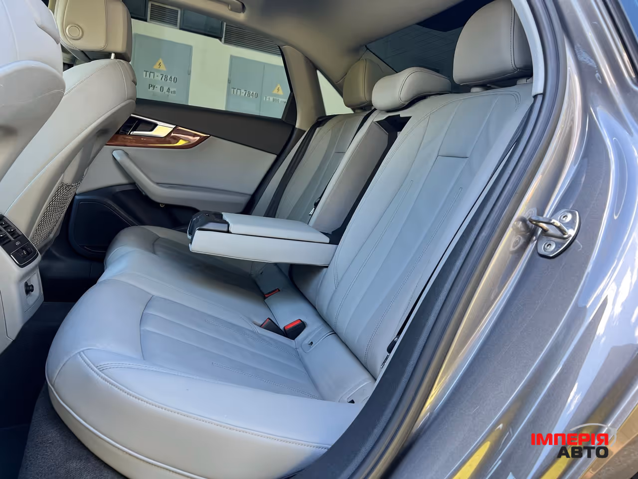 Audi A4 - фото 15