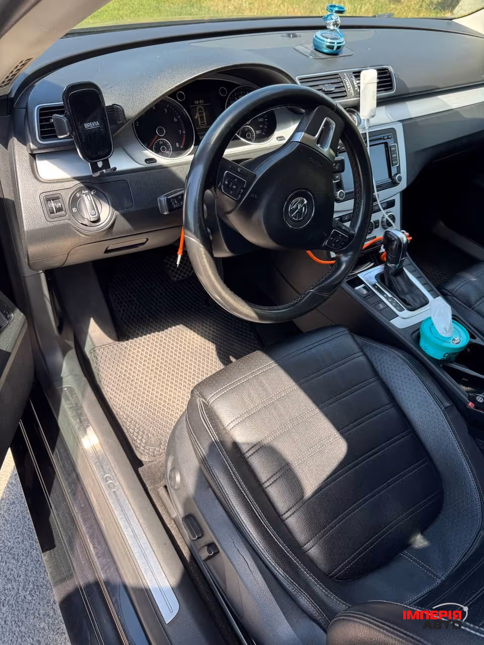 Volkswagen Passat CC - фото 16